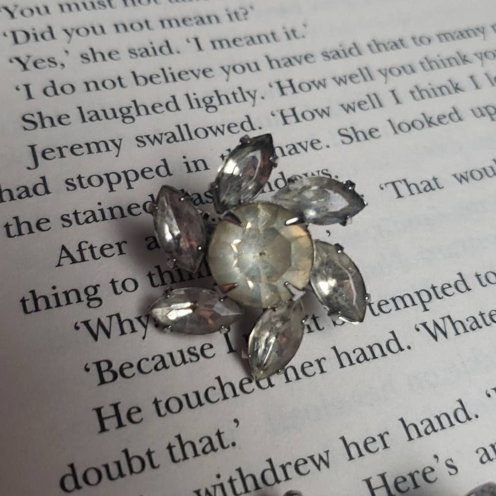 Faux Diamond Brooches - Picture 2 of 7